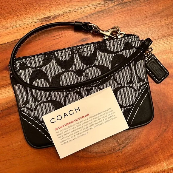 NEW COACH WRISTLET FROM THE SIGNATURE COLLECTION - Picture 9 of 9